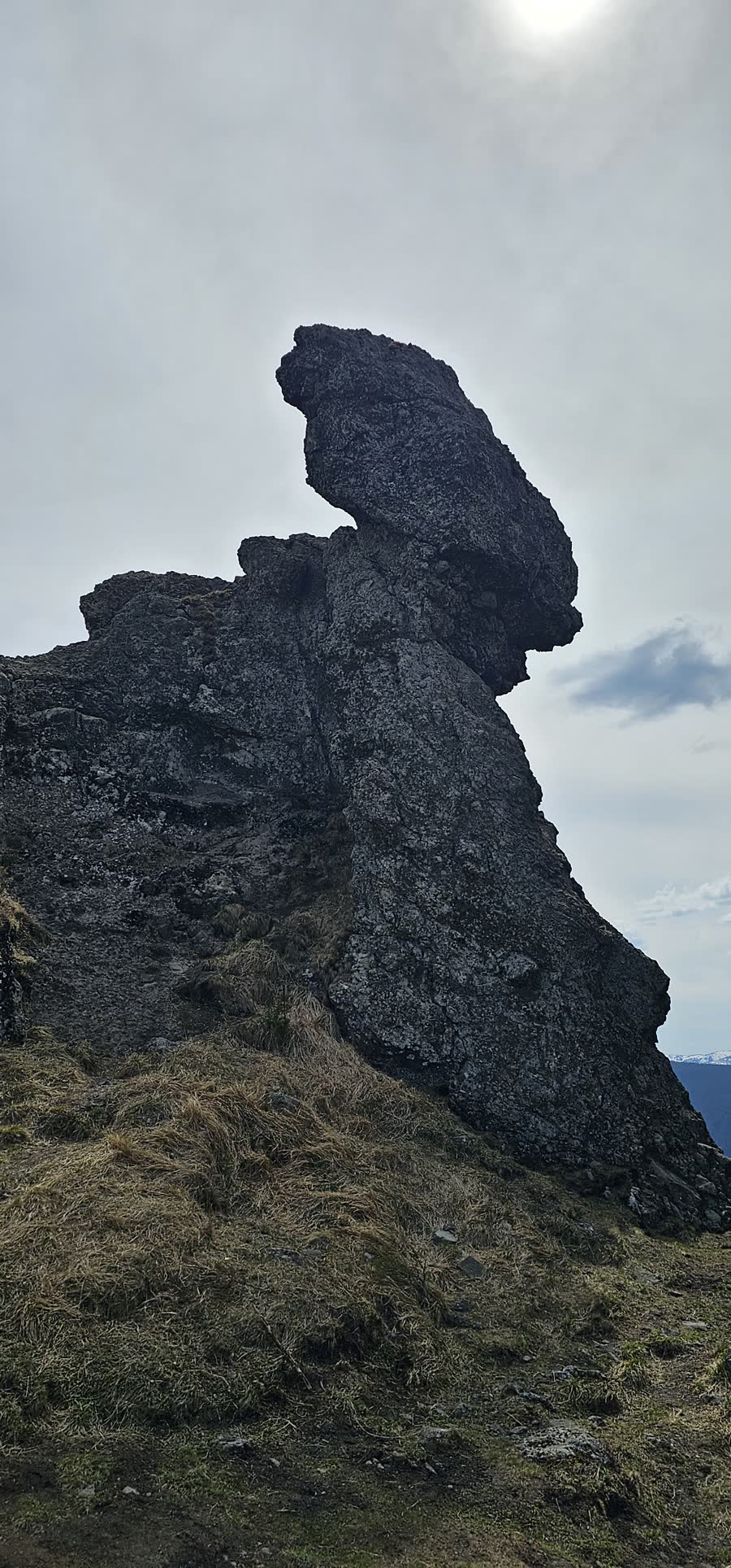 Stâncile vulcanice de la Rezervația 12 Apostoli